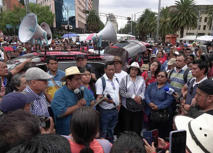 PRESENTA GOBIERNO A LÌDERES DE LA CNTE NUEVA PROPUESTA EN MATERIA DE PENSIONES